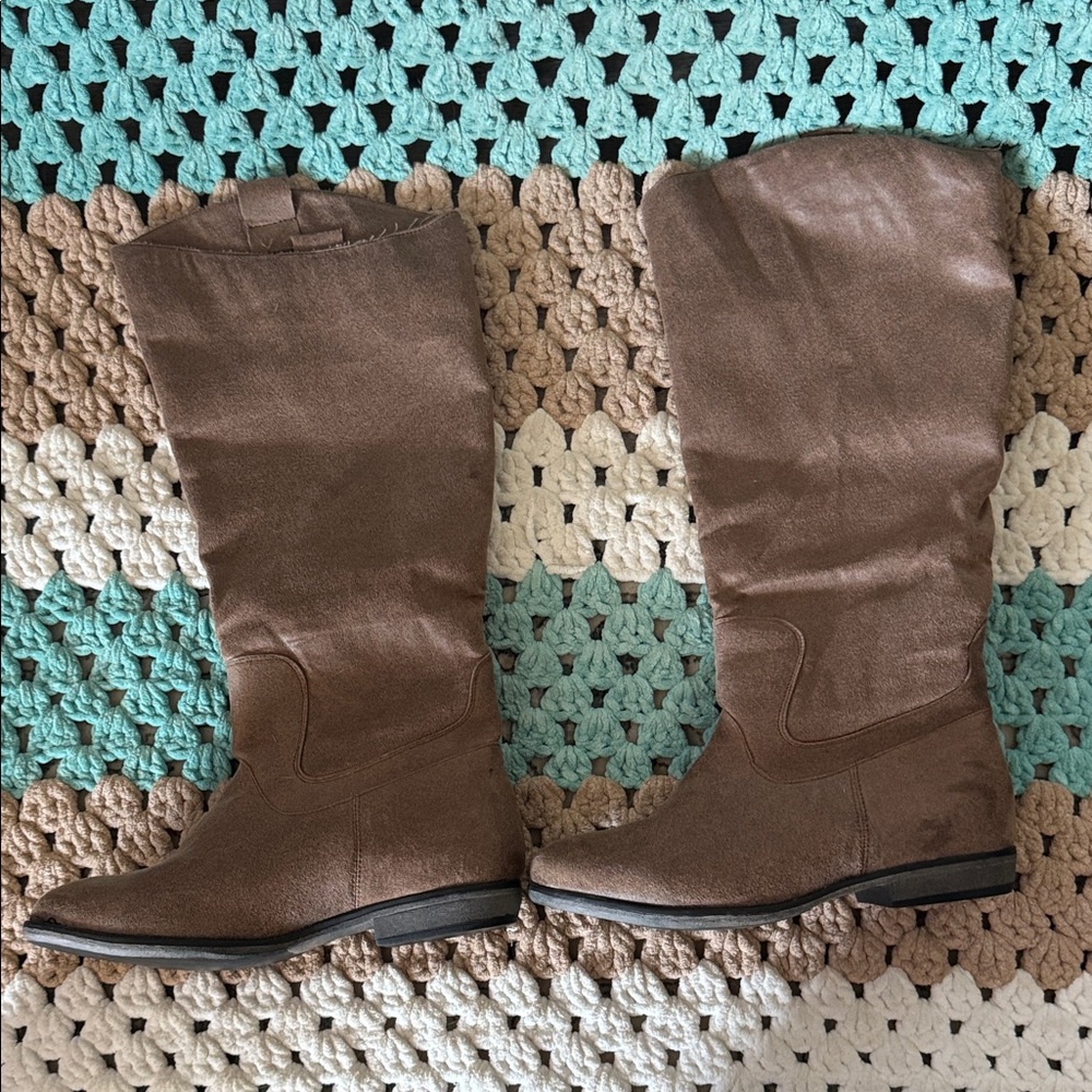 Brown Knee-High Boots Womans sz 8